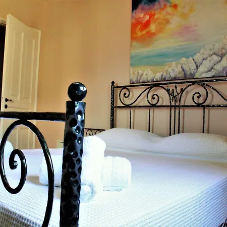 Chrisiida Old Town Maisonette *
